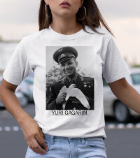 Женская Футболка принт Гагарин с голубем